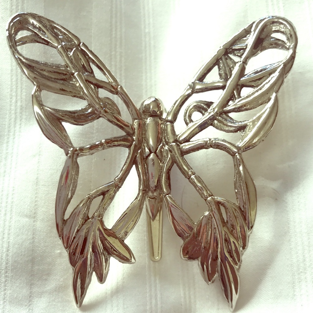 John Hardy Clip-on Brooche